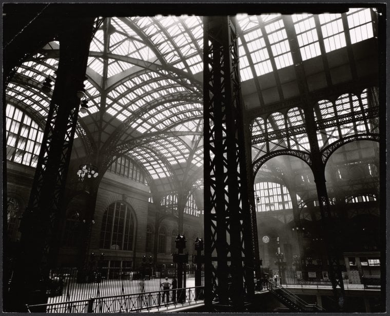 Another image of the interior of the original Penn Station taken in 1935 by Berenice Abbott. Photo courtesy of the NYPL.
