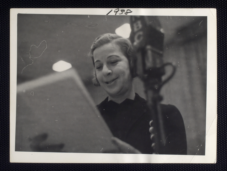 Fanny Brice at the Billy Rose Theatre, 1938. Photo from the New York Public Library Digital Collection
